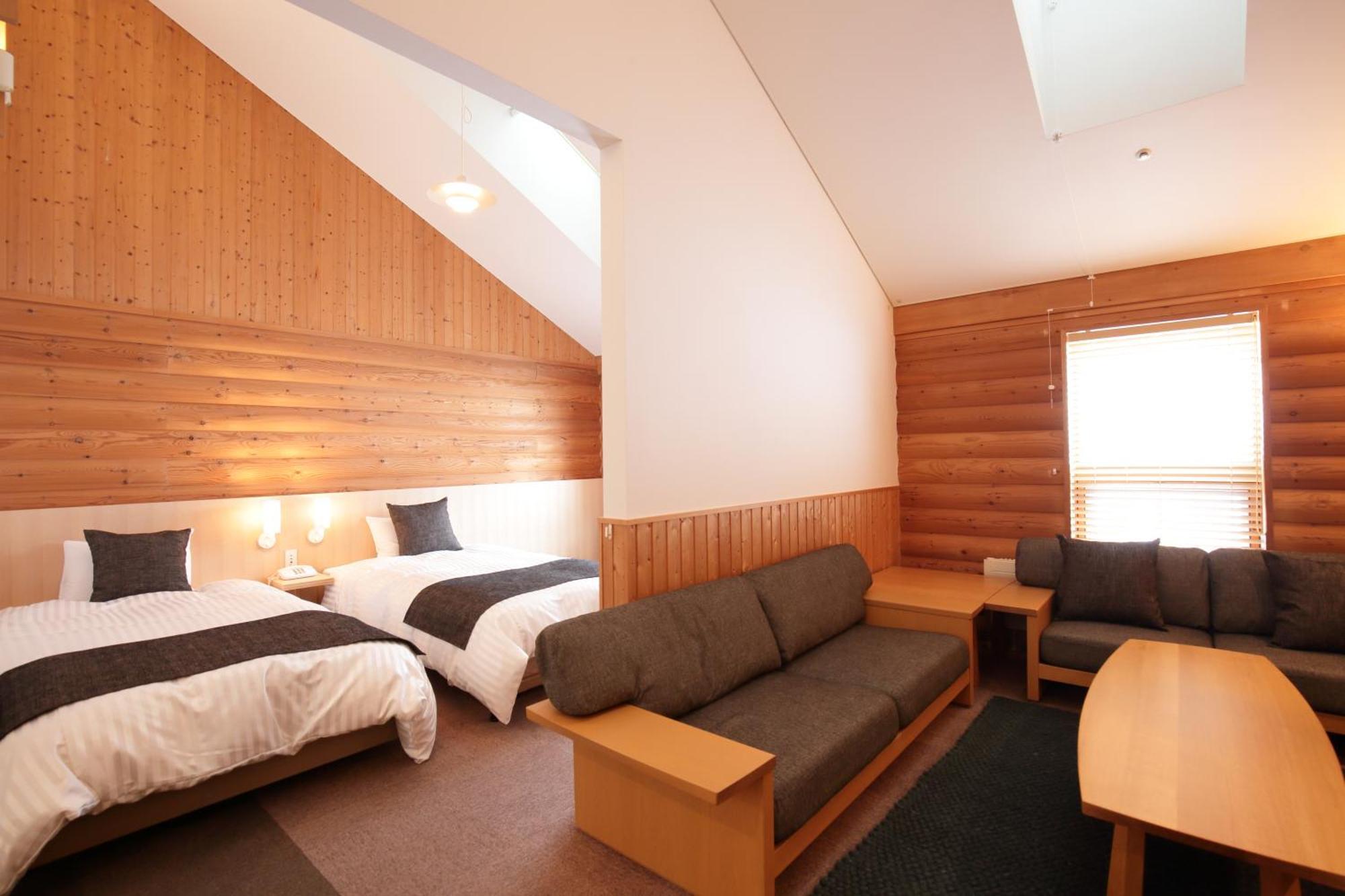 Log Hotel The Maple Lodge Iwamizawa Exterior photo