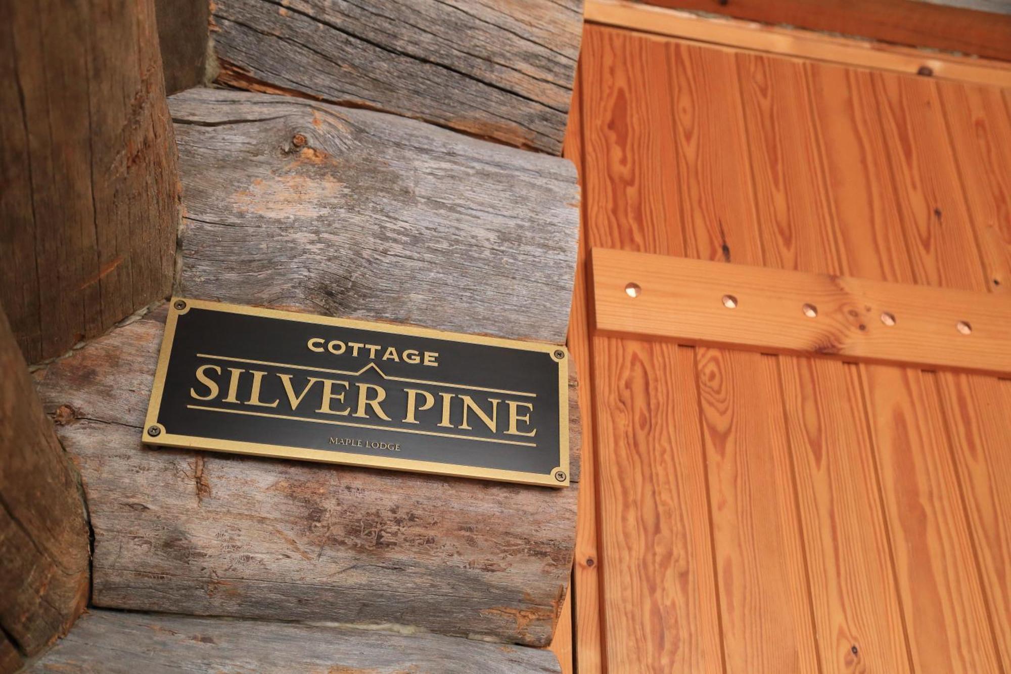 Log Hotel The Maple Lodge Iwamizawa Exterior photo